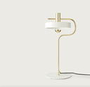 ALOA Lampe de table en métal blanc et laiton avec bras courbé, abat-jour circulaire et base ronde