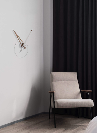 [CRIS N/CRN000BN] CRIS N : Horloge murale avec boîtier en acier chromé, aiguilles en noyer et acier blanc et flèche en noyer